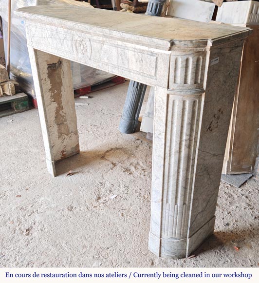 Louis XVI style mantel with rounded corners and carved sunflower in cristaline marble Louis XVI style mantel with rounded corners and carved sunflower in cristaline marble-5