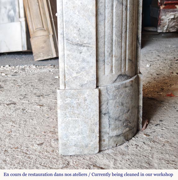 Louis XVI style mantel with rounded corners and carved sunflower in cristaline marble Louis XVI style mantel with rounded corners and carved sunflower in cristaline marble-7