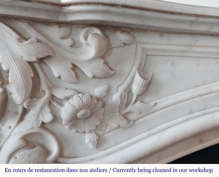Louis XV style mantel in richly carved Carrara marble Louis XV style mantel in richly carved Carrara marble-3