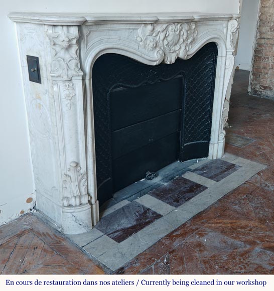 Louis XV style mantel in richly carved Carrara marble Louis XV style mantel in richly carved Carrara marble-4