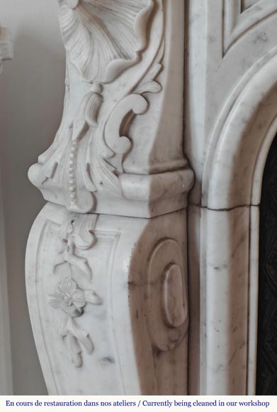 Highly Carved Louis XV-style mantel in Carrara marble Highly Carved Louis XV-style mantel in Carrara marble-5
