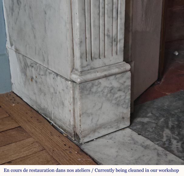 Louis XVI style molded mantel in veined Carrara marble Louis XVI style molded mantel in veined Carrara marble-4