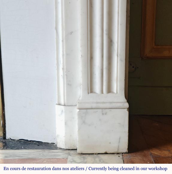 Louis XVI style mantel with acanthus leaf carved in half statuary Carrara marble Louis XVI style mantel with acanthus leaf carved in half statuary Carrara marble-8