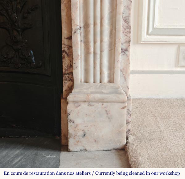 Louis XVI style mantel decorated with a Greek frieze carved in onyx Louis XVI style mantel decorated with a Greek frieze carved in onyx-9