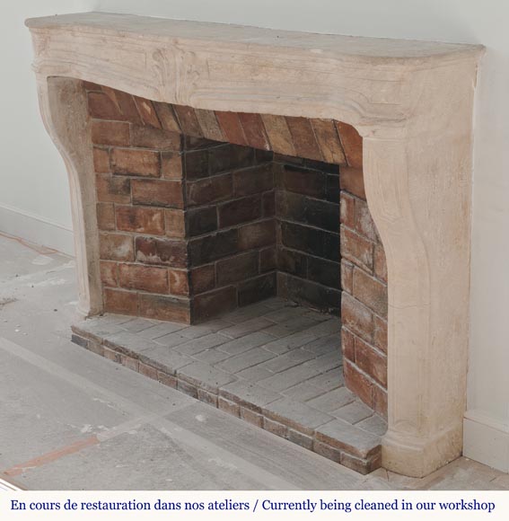 Louis XV period Burgundian mantel carved in stone with palmette motif Louis XV period Burgundian mantel carved in stone with palmette motif-6