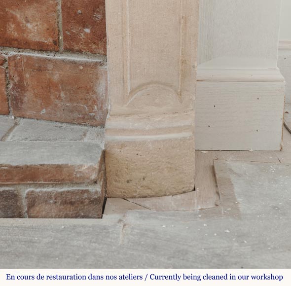 Louis XV period Burgundian mantel carved in stone with palmette motif Louis XV period Burgundian mantel carved in stone with palmette motif-8