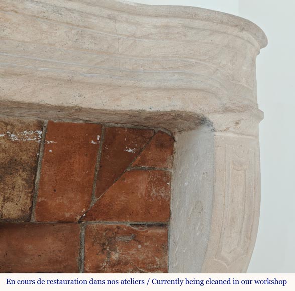 Louis XV period Burgundian mantel carved in stone with palmette motif Louis XV period Burgundian mantel carved in stone with palmette motif-9