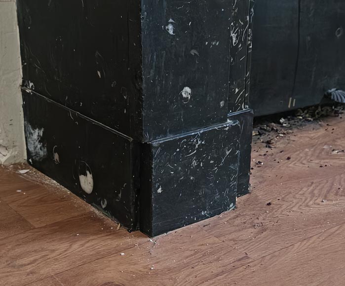 Napoleon III style mantel with black speckled marble modillions Napoleon III style mantel with black speckled marble modillions-4