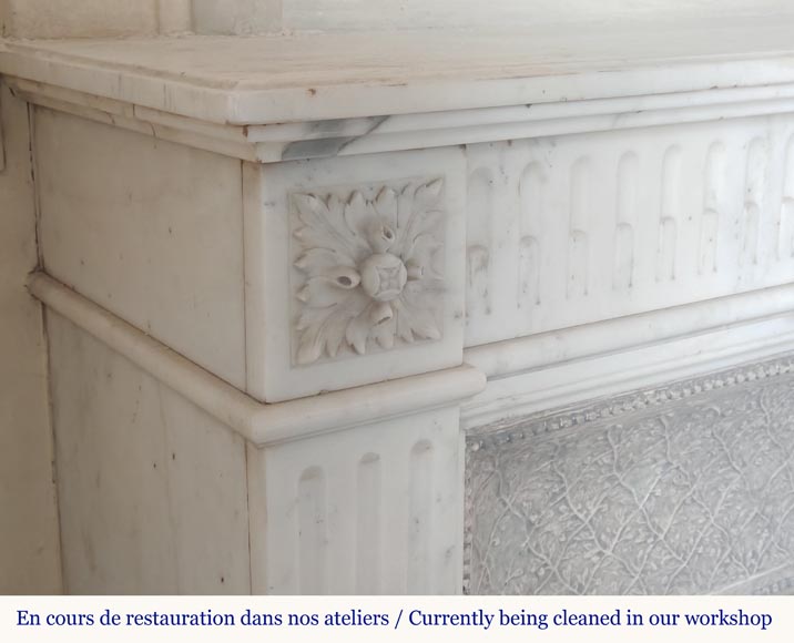 Louis XVI style semi-statuary marble mantel adorned with a frieze of flowers Louis XVI style semi-statuary marble mantel adorned with a frieze of flowers-3