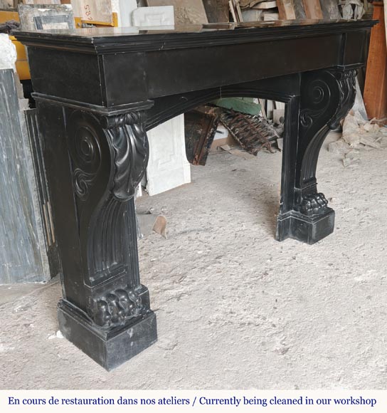 Lion paw mantel in fine black marble Lion paw mantel in fine black marble-2