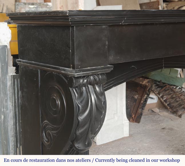 Lion paw mantel in fine black marble Lion paw mantel in fine black marble-3