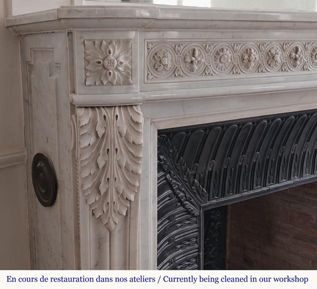 Louis XVI style curved Carrara marble mantel decorated with a frieze of macaroons Louis XVI style curved Carrara marble mantel decorated with a frieze of macaroons-5