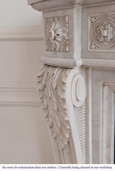 Louis XVI style curved Carrara marble mantel decorated with a frieze of macaroons Louis XVI style curved Carrara marble mantel decorated with a frieze of macaroons-6