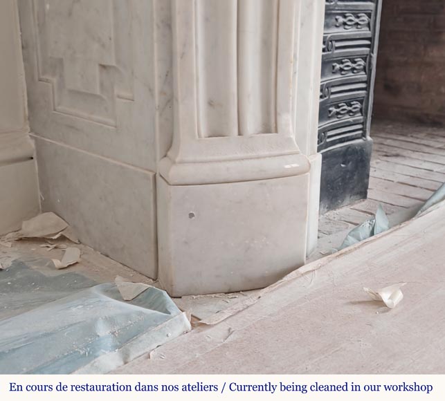 Louis XVI style curved Carrara marble mantel decorated with a frieze of macaroons Louis XVI style curved Carrara marble mantel decorated with a frieze of macaroons-7