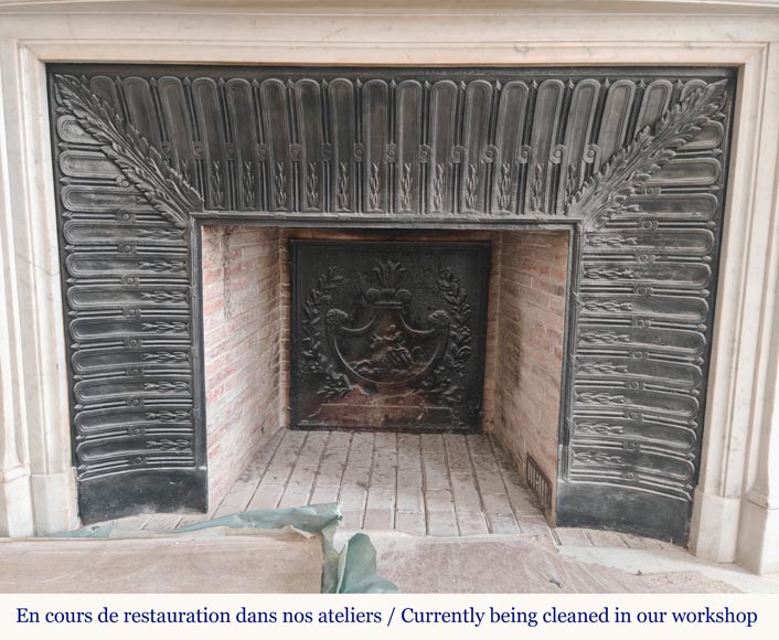 Louis XVI style curved Carrara marble mantel decorated with a frieze of macaroons Louis XVI style curved Carrara marble mantel decorated with a frieze of macaroons-11