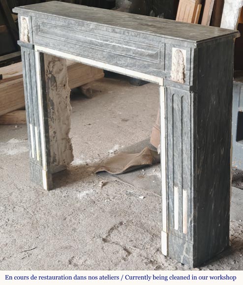 Louis XVI period two-tone Turquin marble mantel decorated with acanthus leaves Louis XVI period two-tone Turquin marble mantel decorated with acanthus leaves-6