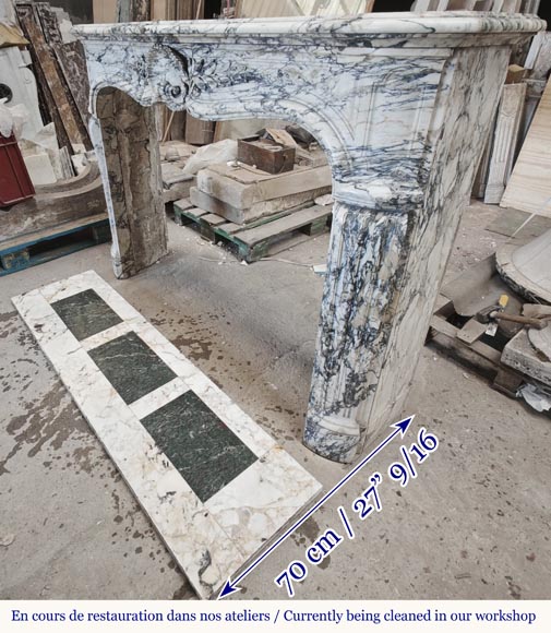 Large Louis XV style fireplace decorated with a large shell, in Seravezza marble Large Louis XV style fireplace decorated with a large shell, in Seravezza marble-9