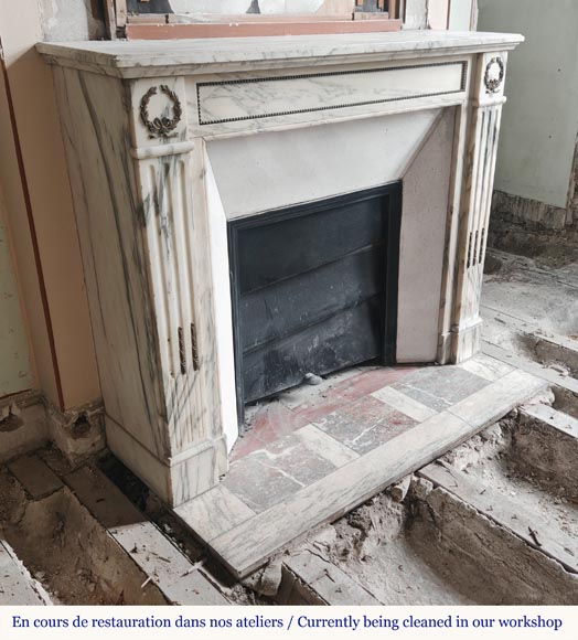 Louis XVI style fireplace with bronze decoration in Arabescato marble Louis XVI style fireplace with bronze decoration in Arabescato marble-2