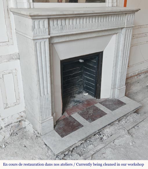 Louis XVI style fireplace in Carrara marble, decorated with rudentée fluting Louis XVI style fireplace in Carrara marble, decorated with rudentée fluting-2