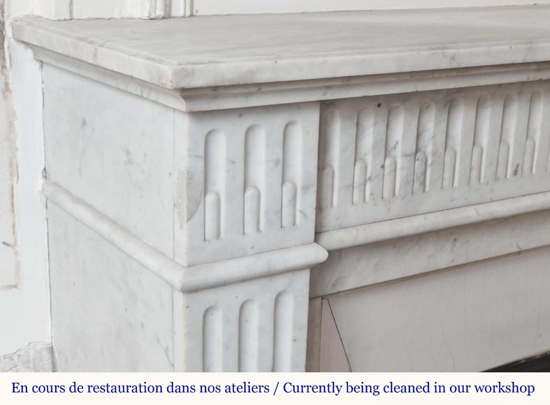 Louis XVI style fireplace in Carrara marble, decorated with rudentée fluting Louis XVI style fireplace in Carrara marble, decorated with rudentée fluting-3