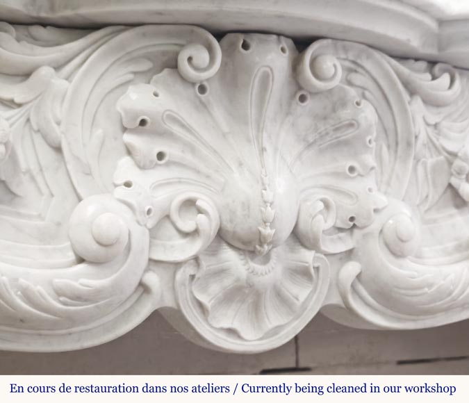 Louis XV style fireplace in Carrara marble, decorated with a floral shell Louis XV style fireplace in Carrara marble, decorated with a floral shell-2