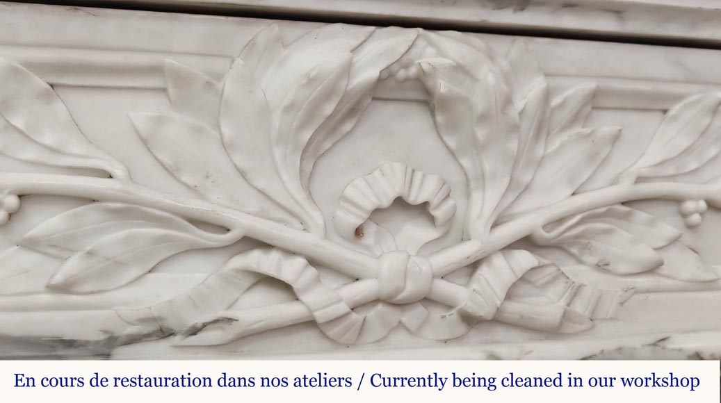 Curved Louis XVI style fireplace in Arabescato marble, decorated with a laurel wreath Curved Louis XVI style fireplace in Arabescato marble, decorated with a laurel wreath-2