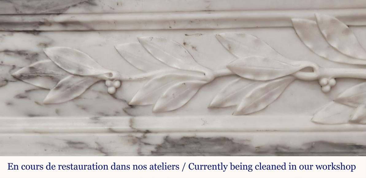 Curved Louis XVI style fireplace in Arabescato marble, decorated with a laurel wreath Curved Louis XVI style fireplace in Arabescato marble, decorated with a laurel wreath-3