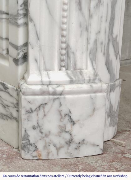 Curved Louis XVI style fireplace in Arabescato marble, decorated with a laurel wreath Curved Louis XVI style fireplace in Arabescato marble, decorated with a laurel wreath-8