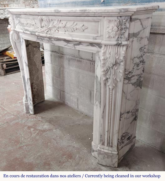 Curved Louis XVI style fireplace in Arabescato marble, decorated with a laurel wreath Curved Louis XVI style fireplace in Arabescato marble, decorated with a laurel wreath-9