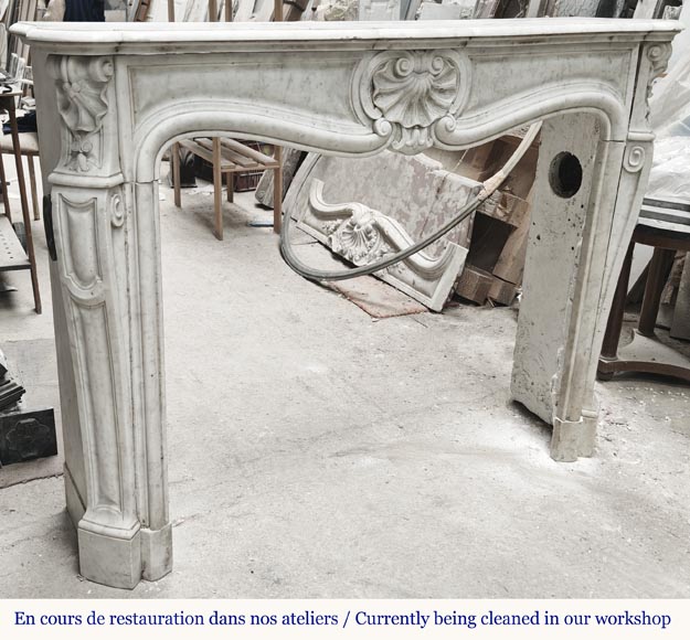 Louis XV style fireplace in Carrara marble decorated with a shell Louis XV style fireplace in Carrara marble decorated with a shell-3