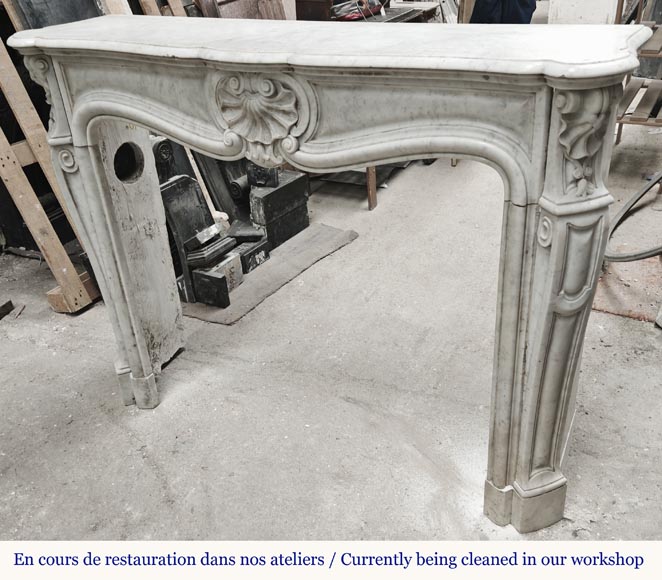 Louis XV style fireplace in Carrara marble decorated with a shell Louis XV style fireplace in Carrara marble decorated with a shell-6