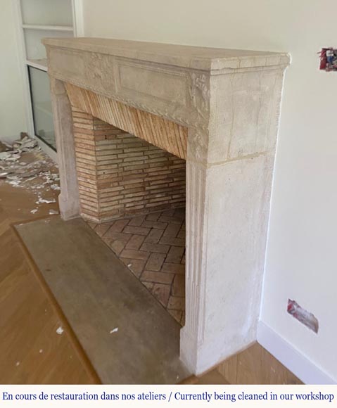 Louis XVI Period Fireplace in Carved Stone Louis XVI Period Fireplace in Carved Stone-3