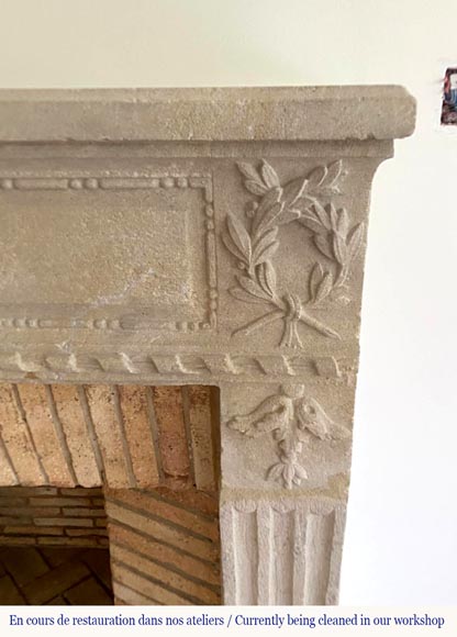 Louis XVI Period Fireplace in Carved Stone Louis XVI Period Fireplace in Carved Stone-5