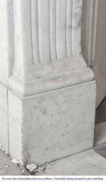 Louis XVI style fireplace in Carrara marble, decorated with a flower Louis XVI style fireplace in Carrara marble, decorated with a flower-4