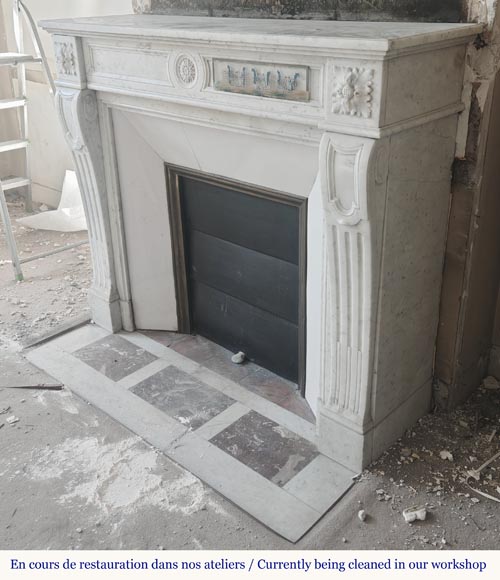 Louis XVI style fireplace in Carrara marble, decorated with a flower Louis XVI style fireplace in Carrara marble, decorated with a flower-5