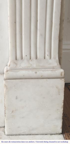 Louis XVI style fireplace in Carrara marble, decorated with pearls and macaroons Louis XVI style fireplace in Carrara marble, decorated with pearls and macaroons-9