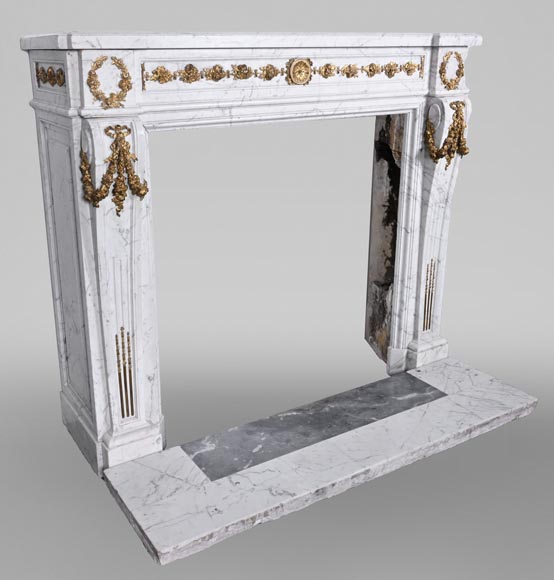 Louis XVI-Style Fireplace in Carrara Marble with Gilt Bronze Decoration Louis XVI-Style Fireplace in Carrara Marble with Gilt Bronze Decoration-9