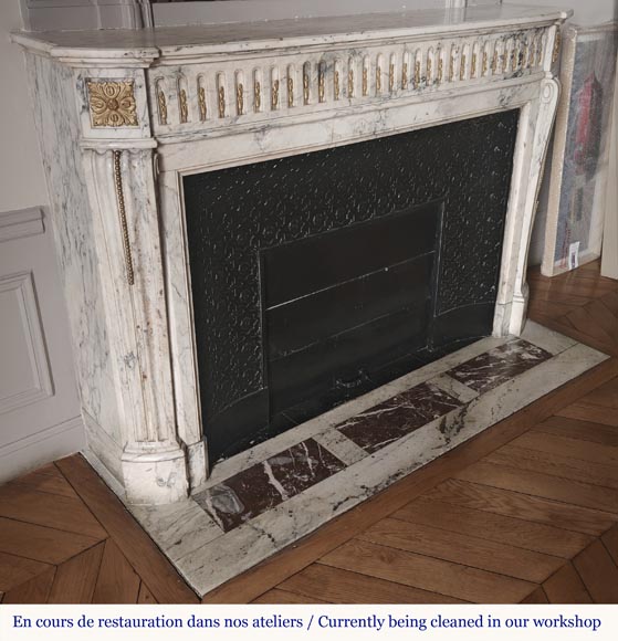 Curved Louis XVI style fireplace in veined marble, with bronze asparagus decoration Curved Louis XVI style fireplace in veined marble, with bronze asparagus decoration-2