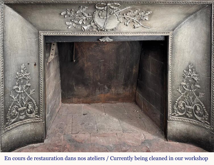 Beautiful Louis XVI style fireplace with very rich decoration, sculpted in Carrara marble Beautiful Louis XVI style fireplace with very rich decoration, sculpted in Carrara marble-8