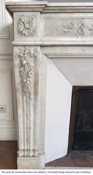 Louis XVI style fireplace in highly sculpted Carrara marble with floral decoration Louis XVI style fireplace in highly sculpted Carrara marble with floral decoration-5