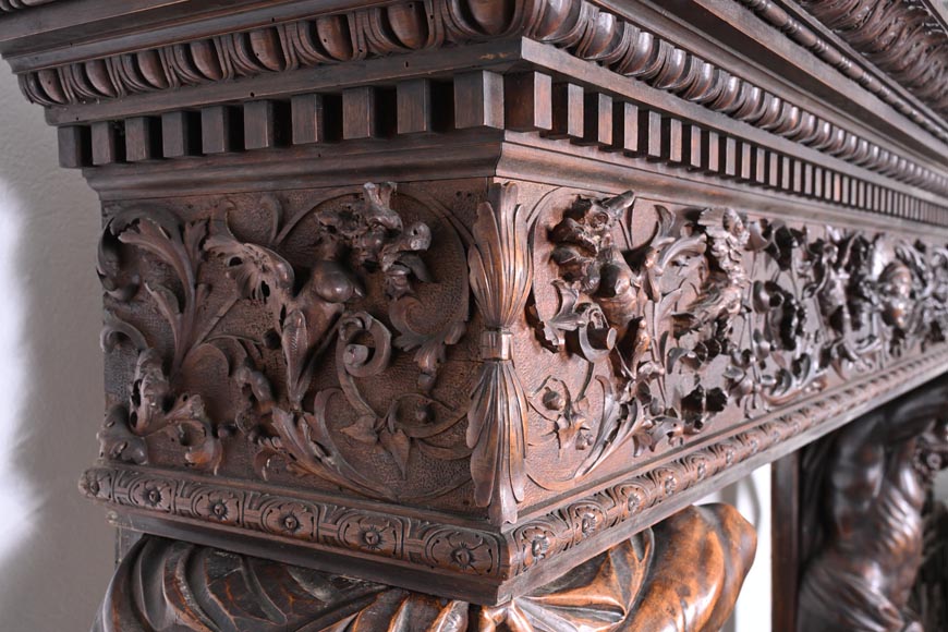 Monumental Italian carved walnut fireplace, Neo-Renaissance style, circa 1880 Monumental Italian carved walnut fireplace, Neo-Renaissance style, circa 1880-10