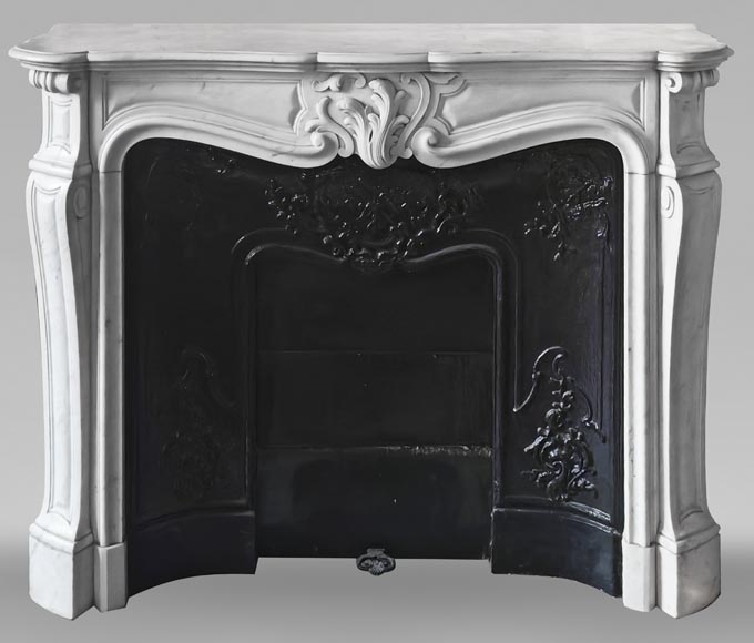 Louis XV style fireplace in Carrara marble with an asymmetrical shell Louis XV style fireplace in Carrara marble with an asymmetrical shell-0