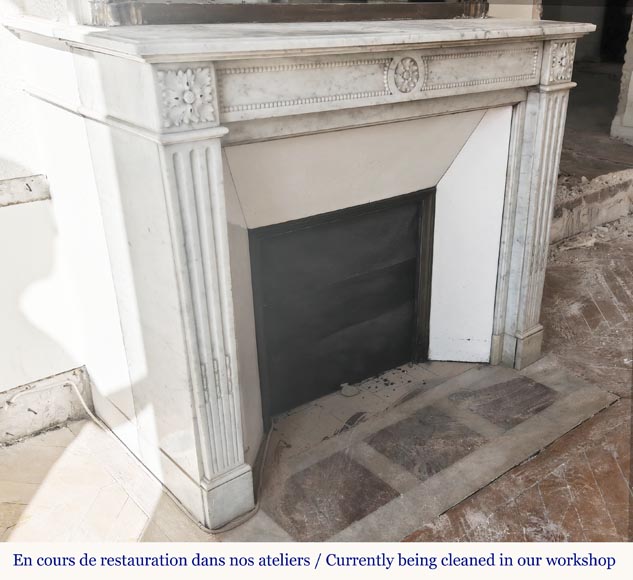 Louis XVI style fireplace with pearl decoration, in Carrara marble Louis XVI style fireplace with pearl decoration, in Carrara marble-2