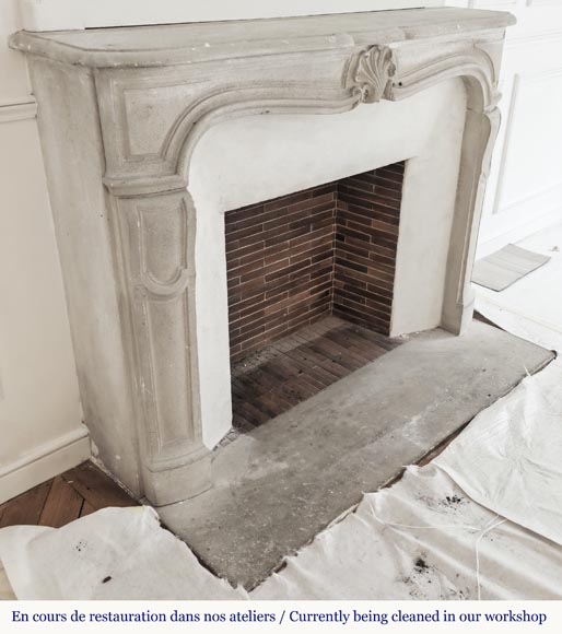 Louis XV style stone fireplace, decorated with a shell Louis XV style stone fireplace, decorated with a shell-3