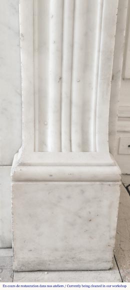 Louis XVI style fireplace in Carrara marble, decorated with acanthus leaves Louis XVI style fireplace in Carrara marble, decorated with acanthus leaves-7