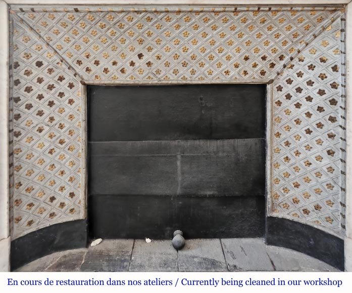 Louis XVI style fireplace in Carrara marble, decorated with acanthus leaves Louis XVI style fireplace in Carrara marble, decorated with acanthus leaves-8