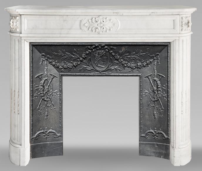 Louis XVI style fireplace in Carrara marble, with rounded corners Louis XVI style fireplace in Carrara marble, with rounded corners-0