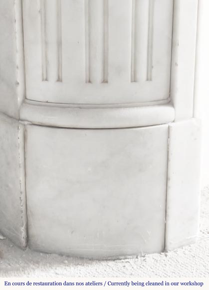 Louis XVI style fireplace in Carrara marble, with rounded corners Louis XVI style fireplace in Carrara marble, with rounded corners-5