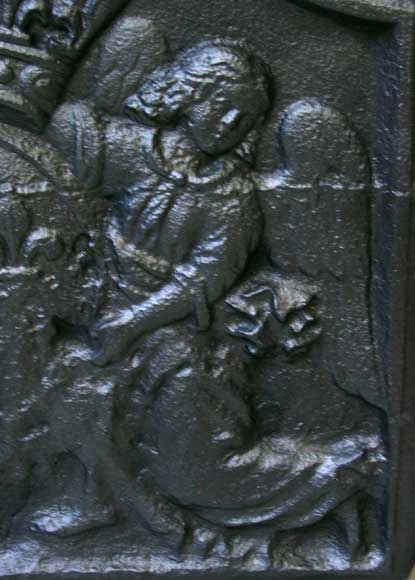 Fireback with 2 angels holding a coat of arms from 1690. Fireback with 2 angels holding a coat of arms from 1690.-2