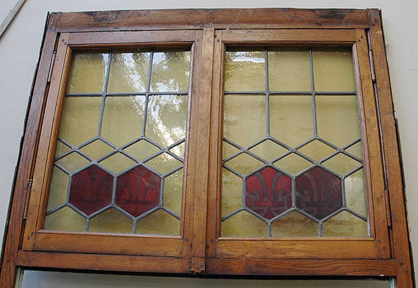 Stained glass with squirels Stained glass with squirels-3